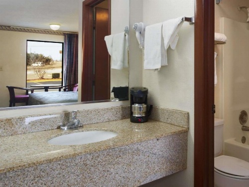 Days Inn by Wyndham Augusta/Fort Gordon image 26